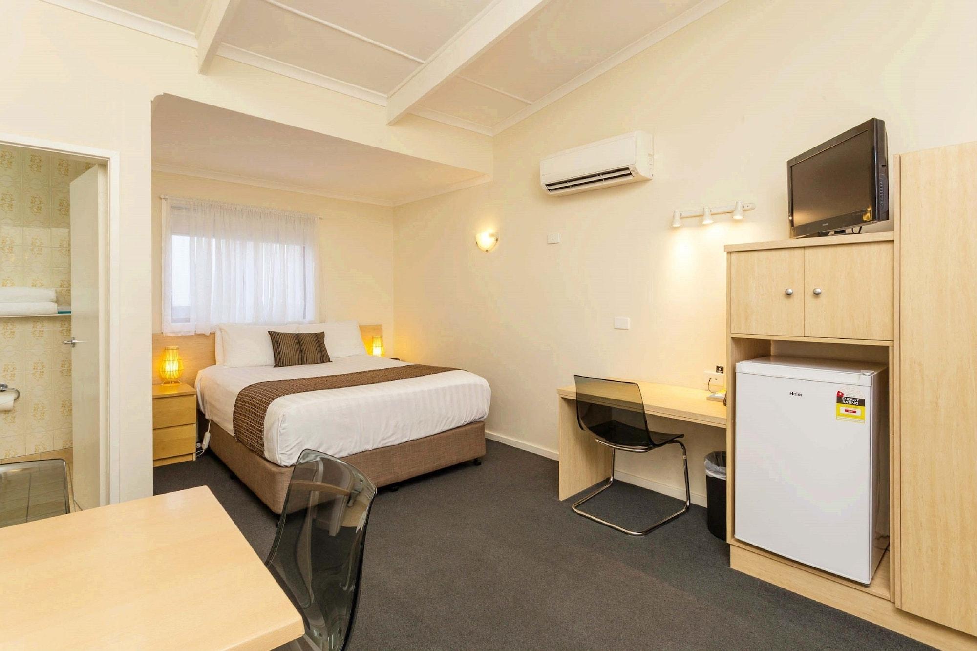 The Club Motel And Apartments Wagga Wagga Exterior photo