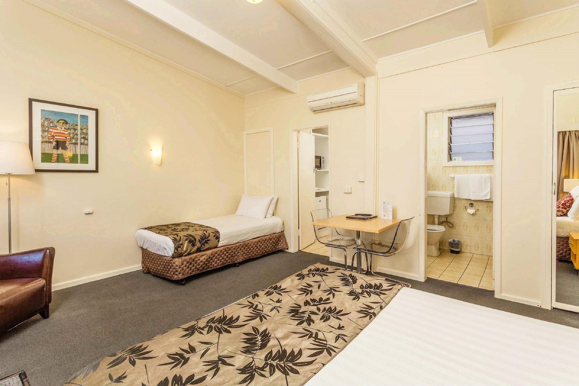 The Club Motel And Apartments Wagga Wagga Exterior photo
