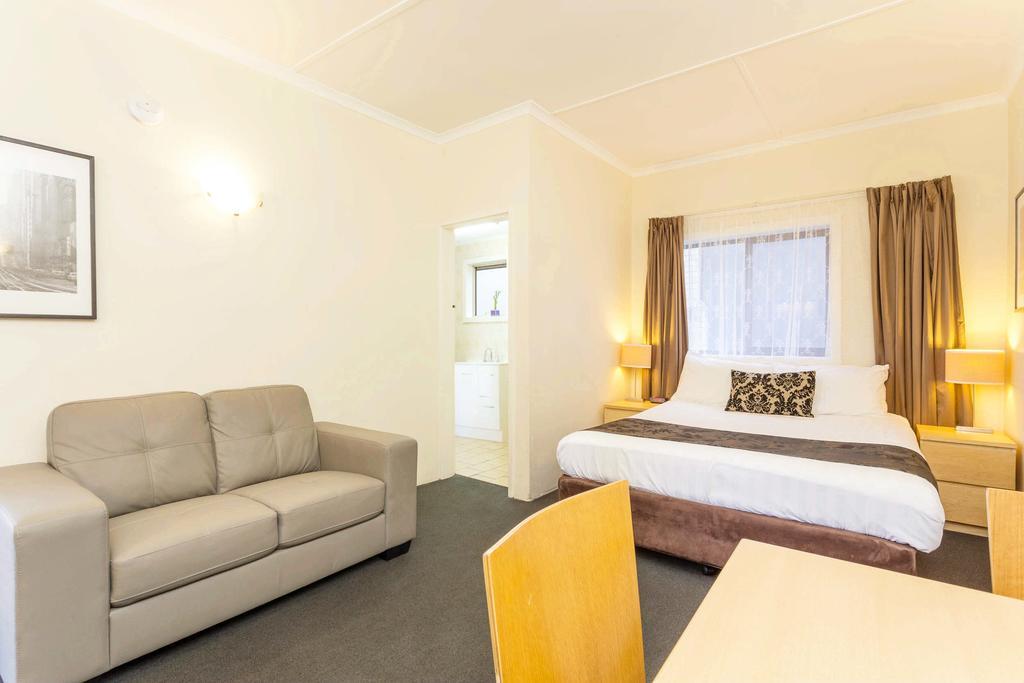 The Club Motel And Apartments Wagga Wagga Exterior photo