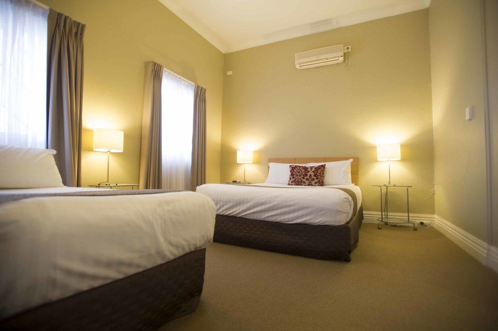 The Club Motel And Apartments Wagga Wagga Exterior photo